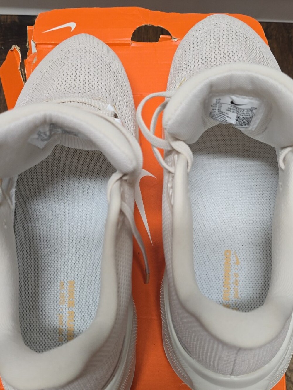 Nike Mens Running Shoes - Cream & Light Gray - Picture 6 of 8